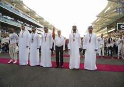 محمد بن راشد ومحمد بن زايد وأولياء العهود يشهدون سباق الفورمولا-1 في ياس .