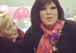 فيفى عبده تنشر فيديو مع الفنانة نادية لطفى من المستشفى