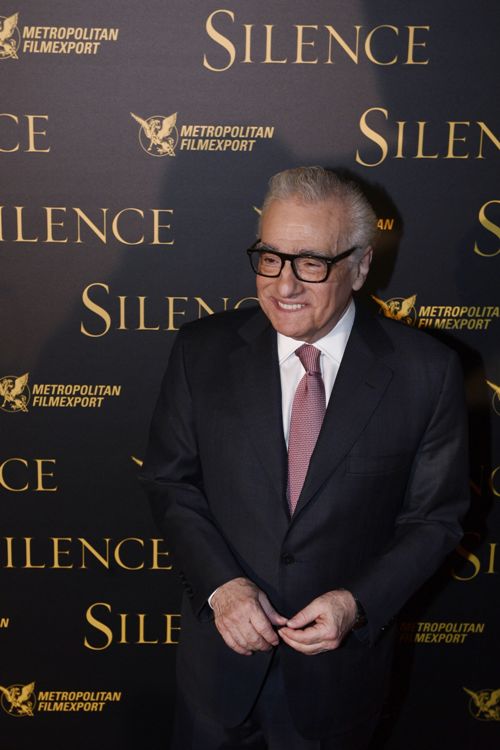US director Martin Scorsese poses during the photocall of his last movie "Silence", on January 12, 2017 in Paris.  / AFP PHOTO / MARTIN BUREAU