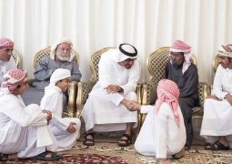محمد بن زايد: وقفة أهالي الشهداء تظهر المعادن الأصيلة والطيبة لأبناء الإمارات