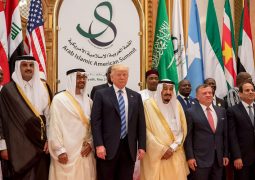الإمارات تثمّن المبادرة التاريخية للسعودية بالدعوة إلى القمة العربية الإسلامية الأميركية