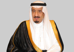 السعودية: أوامر ملكية بإعفاء وزيري الحرس الوطني والاقتصاد وإنهاء خدمة قائد القوات البحرية