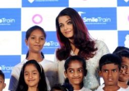 نجمة بوليوود الهندية أيشواريا راى تحتفل بنجاح حملة Smile Train
